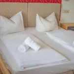 Self-check-in Constantin